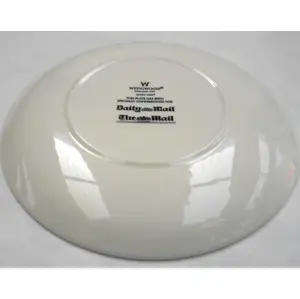 WEDGWOOD QUEEN ELIZABETH 11 GOLDEN JUBILEE 1952 - 2002 23 CM PLATE BOXED