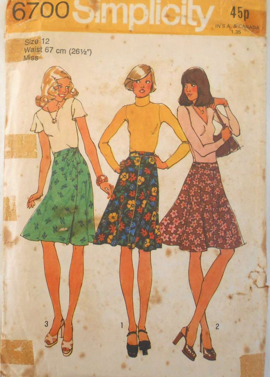 SIMPLICITY 6700 SET OF SKIRTS SIZES 12 WAIST 67 CM  COMPLETE