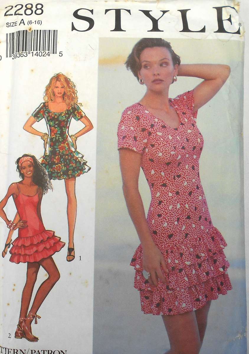 STYLE 2288-DRESSES WITH FITTED PANELLED BODICE SIZE 6-16 COMPLETE-UNCUT-F/FOLDED