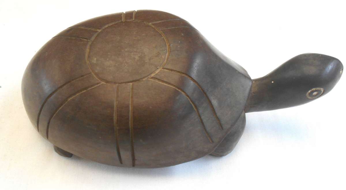 LARGE CARVED MAHOGANY TORTOISE - LENGTH 17.5 CM & WEIGHT 407 GRAMS (2)