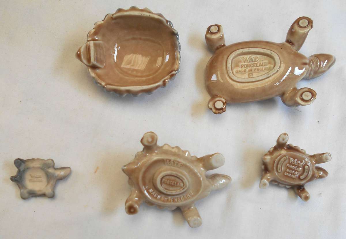 BOXED SETS OF WADE TORTOISES - LIDDED TORTOISE-MUM TORTOISE & BABY plus WHIMSIE TORTOISE
