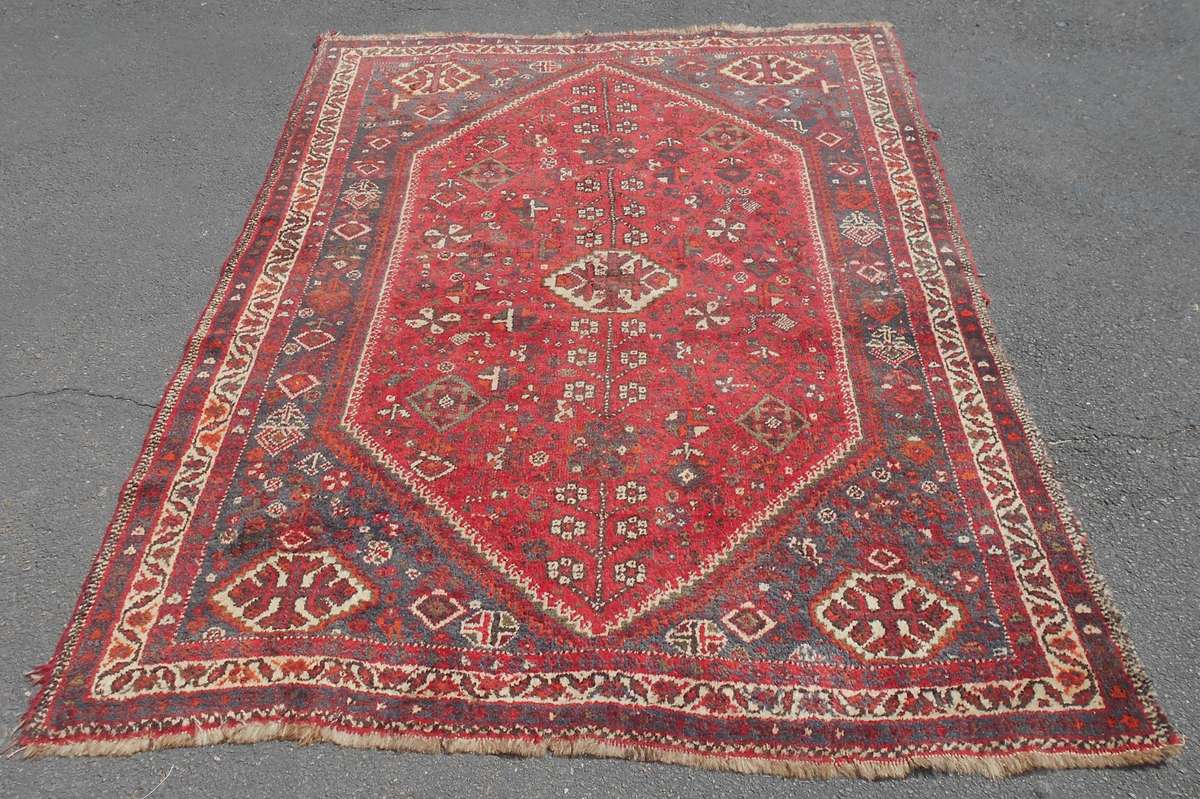 Vintage Red colour Persian Qashqai Carpet   210 cm x 151cm   Hand Knotted with character