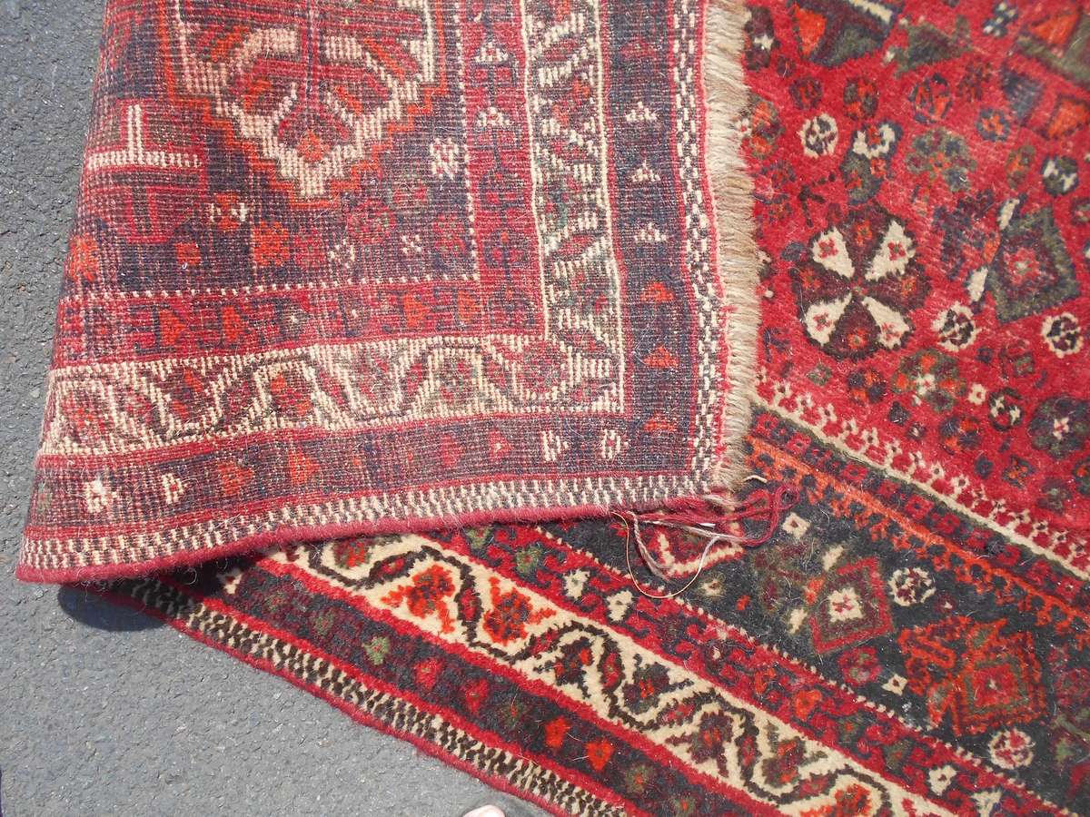 Vintage Red colour Persian Qashqai Carpet   210 cm x 151cm   Hand Knotted with character