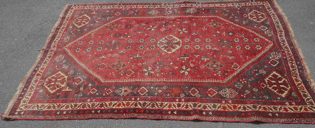 Vintage Red colour Persian Qashqai Carpet   210 cm x 151cm   Hand Knotted with character