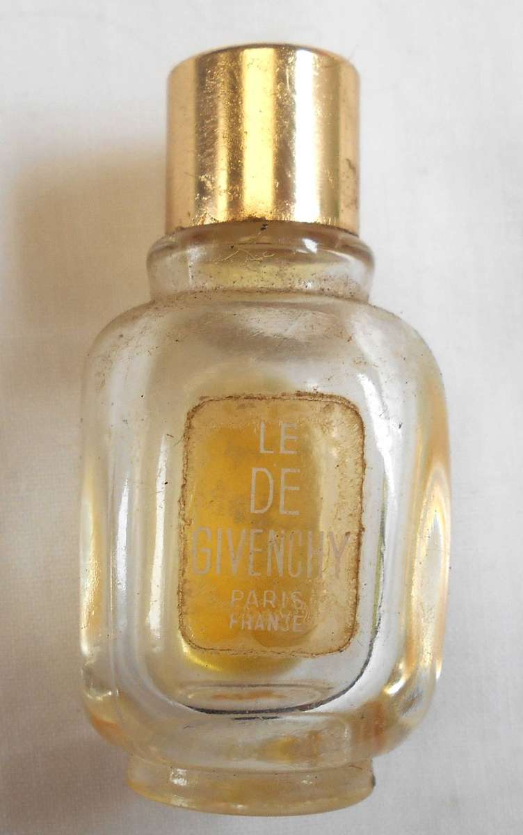 Givenchy Le De perfume 1972 Vintage 7.5 ml Pure Parfum with a little cologne in bottle
