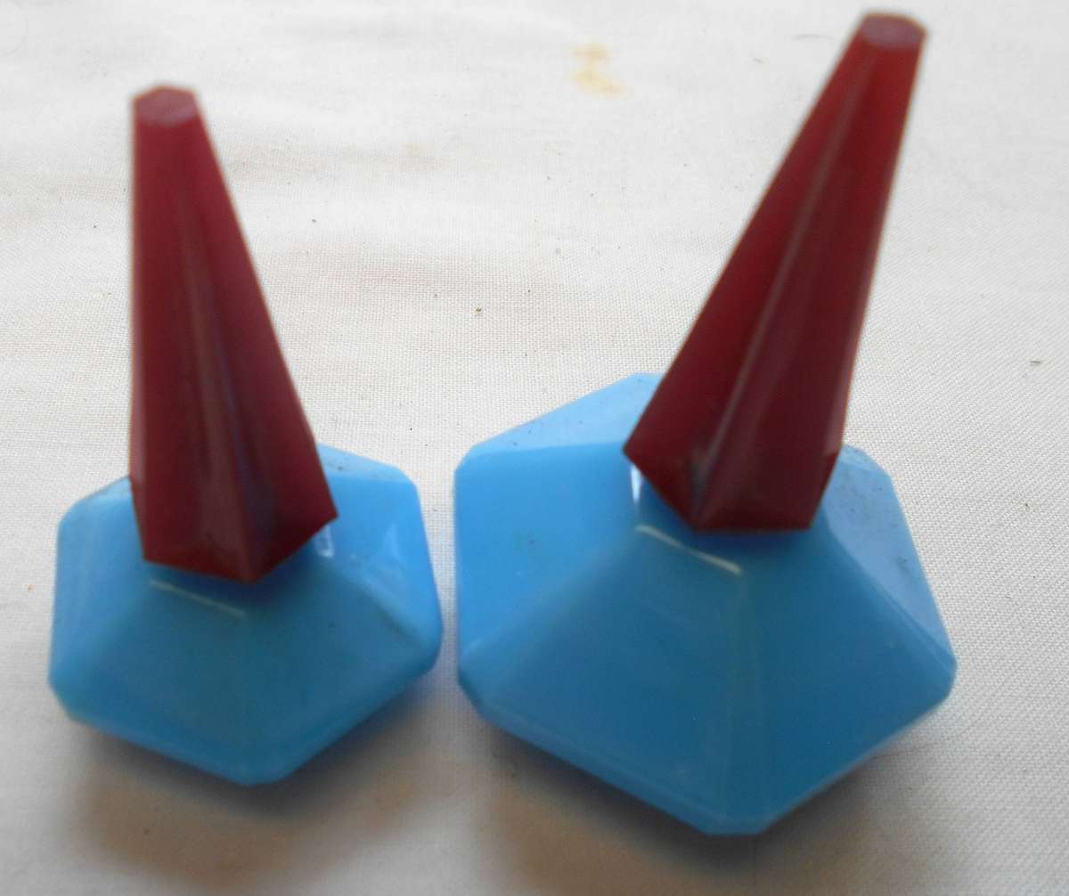Lou by Cacharel 3.7 ml & 2.5 m- Burgundy and blue bottles