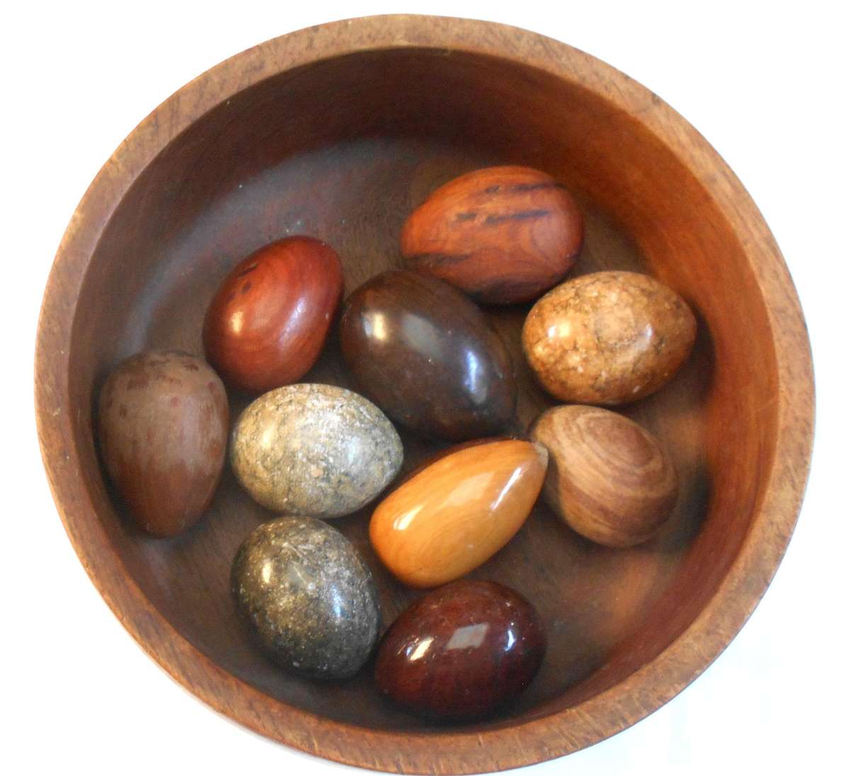 LOVELY WOODEN BOWL WITH TEN (10) SPECIMEN EGGS - 5 WOODEN AND 5 QUARTZ ROCK