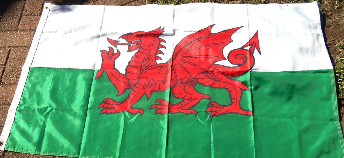 WELSH NATONAL FLAG - SIZE 150 CM X 87 CM