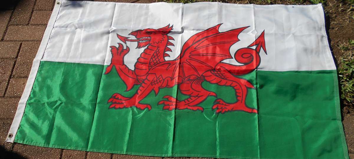 WELSH NATONAL FLAG - SIZE 150 CM X 87 CM