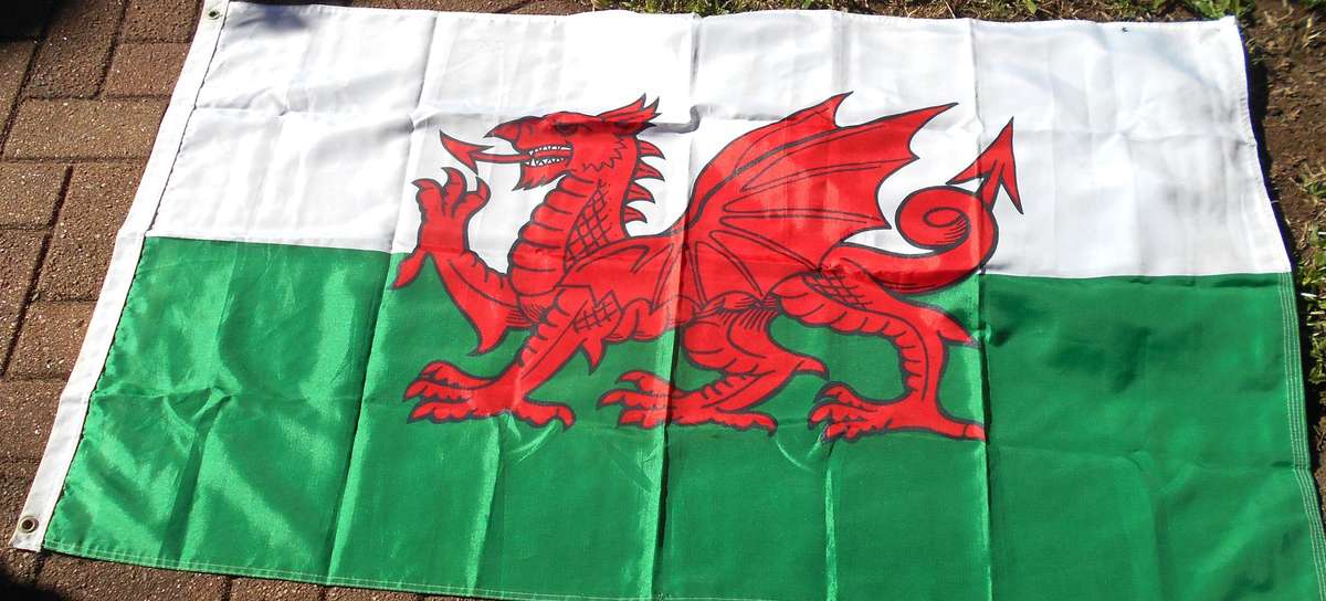 WELSH NATONAL FLAG - SIZE 150 CM X 87 CM