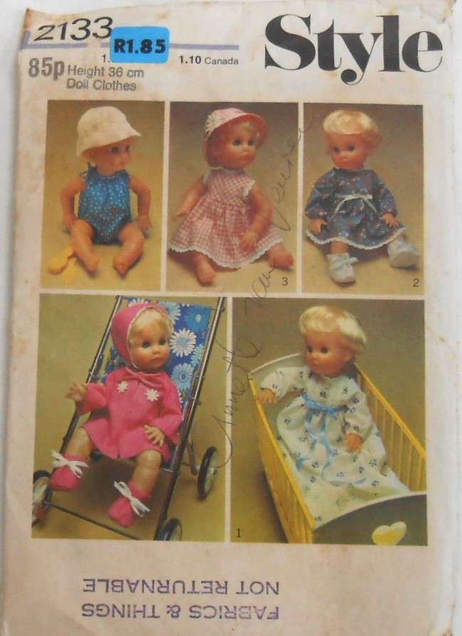 STYLE 2133 BABY DOLL WARDROBE SIZE 36 CM COMPLETE