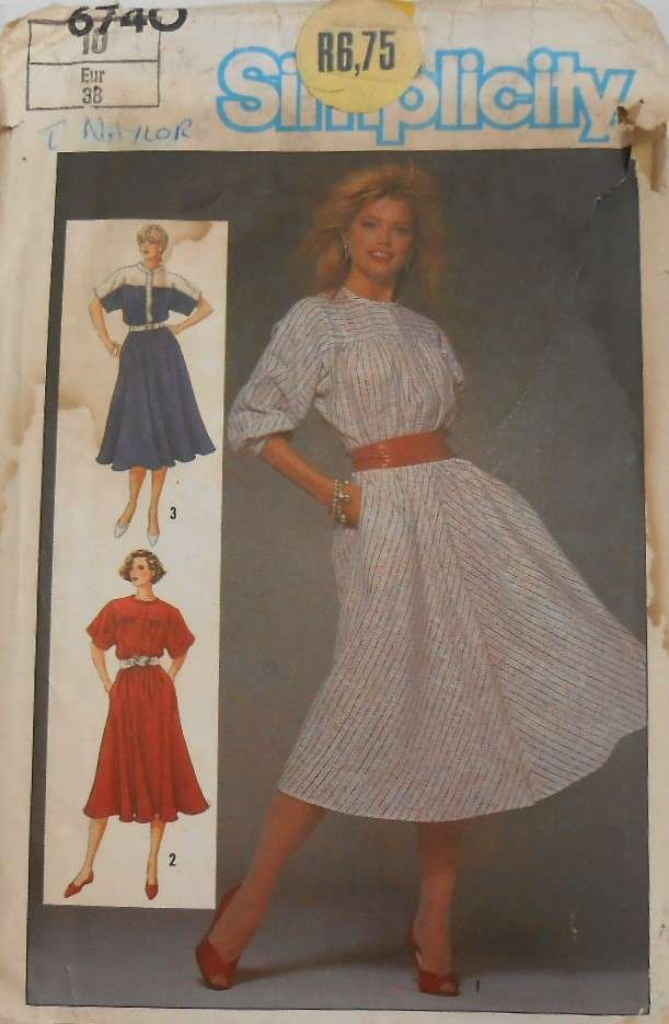 SIMPLICITY 6740 DRESS WITH BIAS SKIRT SIZE 10-COMPLETE