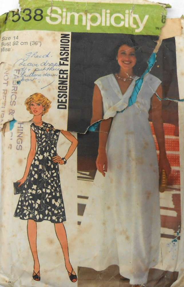 SIMPLICITY 7538 DESIGNER FASHION DRESS- SIZE 14 BUST 92 CM COMPLETE-ZIPLOC BAG
