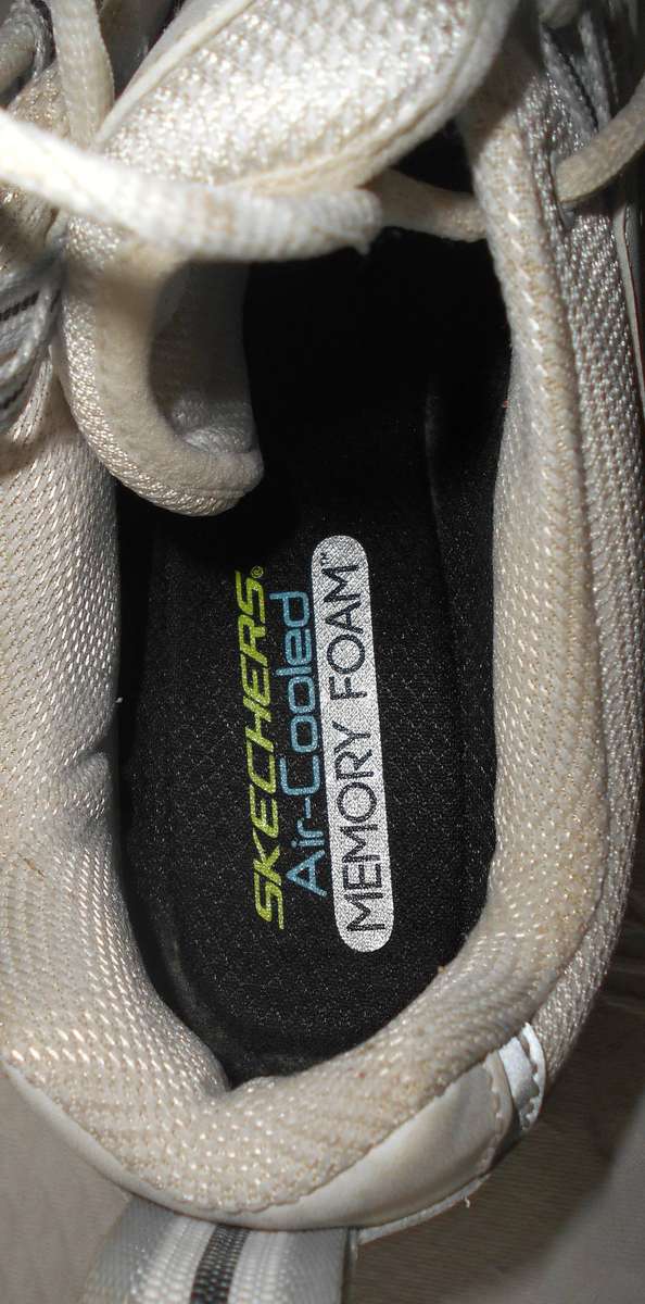 Men's Skechers White Memory Foam Air-Cooled Sneakers Size 11