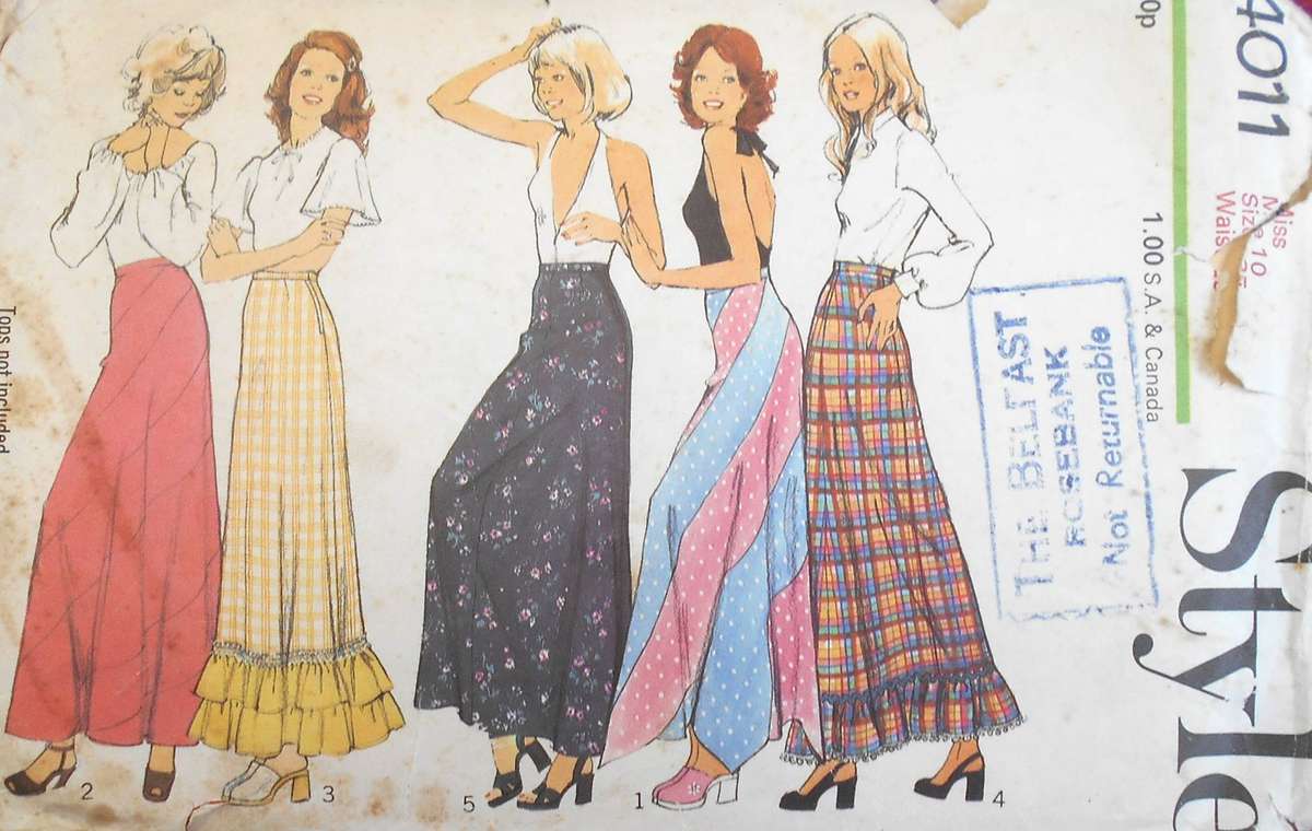 VINTAGE STYLE 4011 SET OF SKIRTS SIZE 10 WAIST 25 COMPLETE