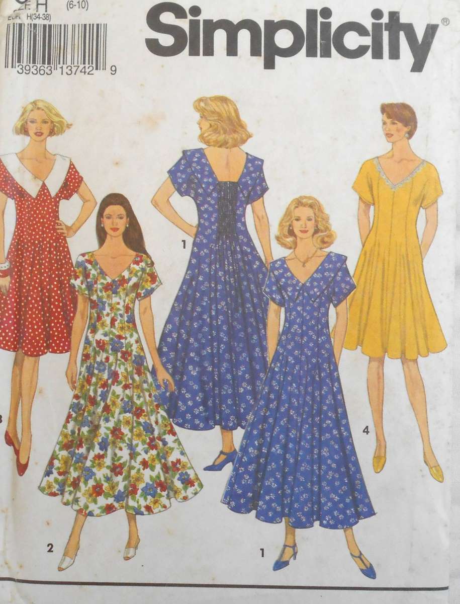 SIMPLICITY 8282 PULLOVER FLARED DRESS WITH V NECKLINE SIZE 6-10 COMPLETE-CUT TO 10