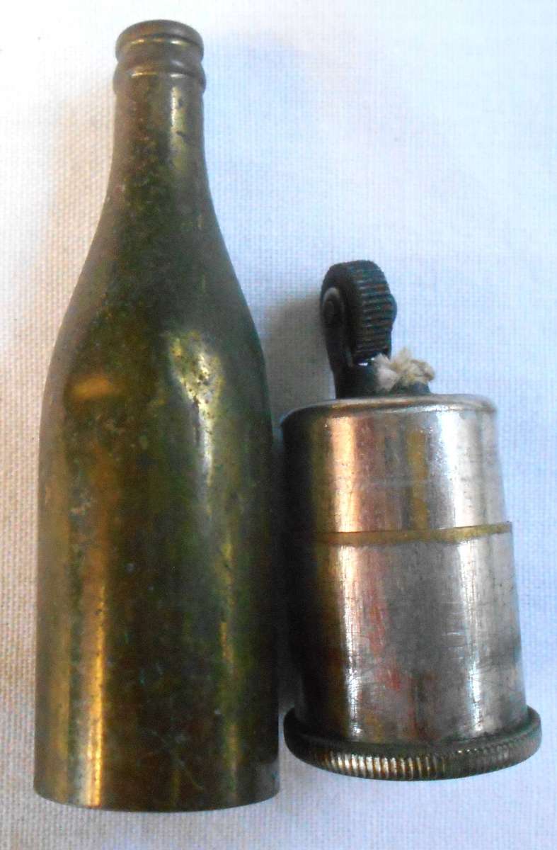 VINTAGE RARE PORTER & SONS D.CARNEGIE & CO BEER GOTEBORE BOTTLE LIGHTER - WITH FLINT
