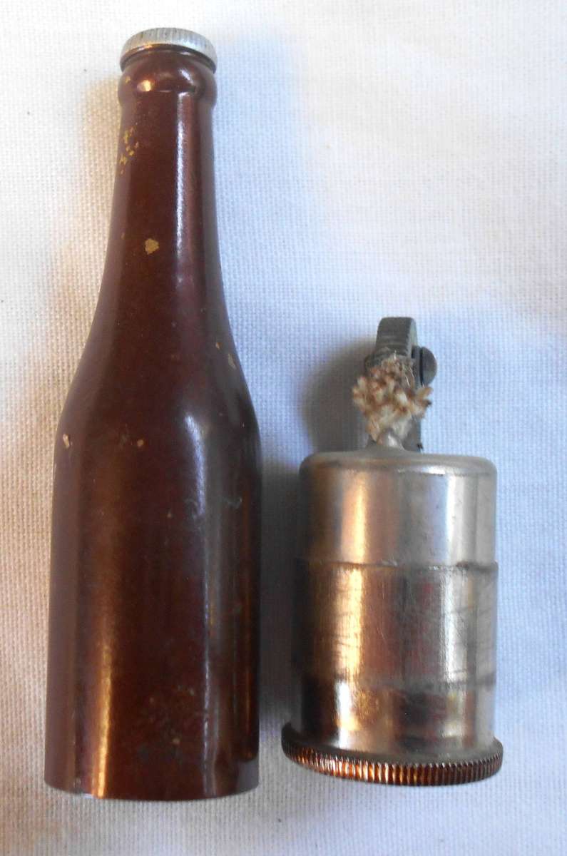 VINTAGE RARE LUCKY CLUB KOLA BOTTLE LIGHTER - WITH FLINT