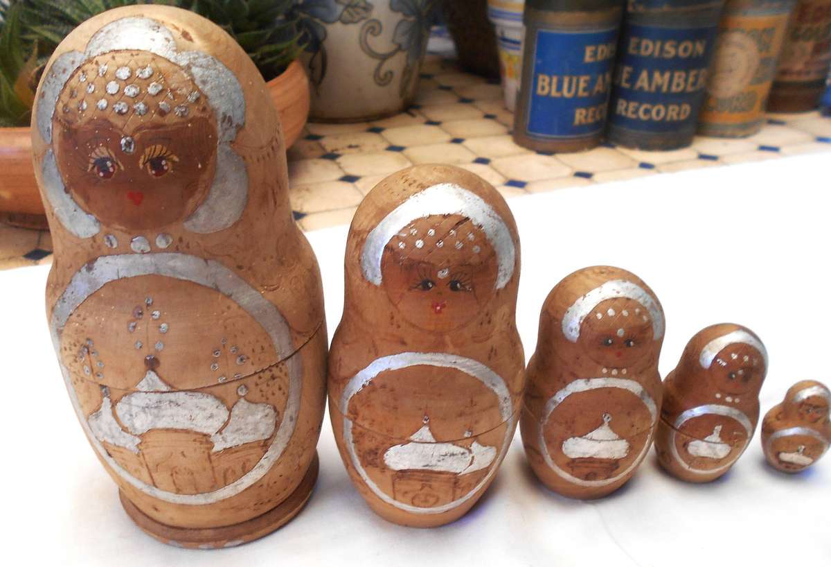 VINTAGE MATRYOSHKA DOLLS - SILVER PAINTED (RUSSIAN NESTING DOLLS) SET OF 5