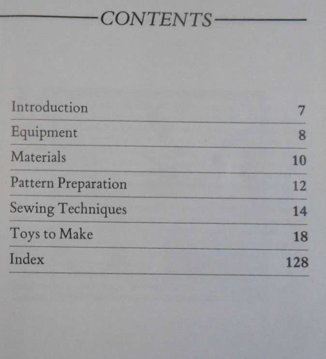 SOFT TOYS-132 PAGES HARD COVER WITH PATTERNS & SEWING INSTRUCTIONS FOR 25 TOYS BY SUE QUINN