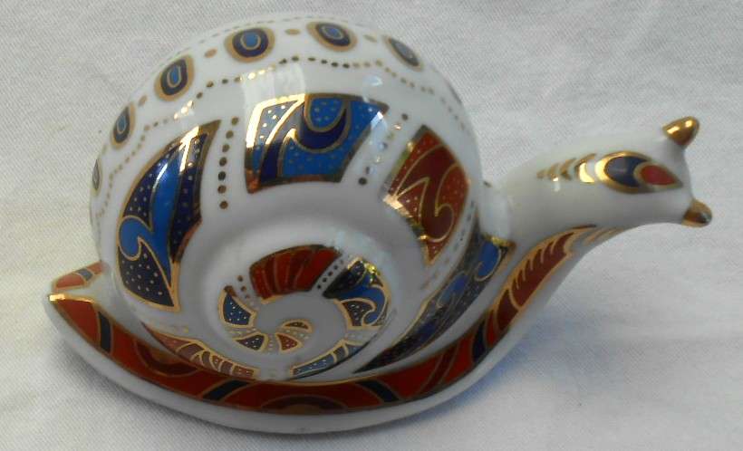 Stunning Ceramic Snail with gilt