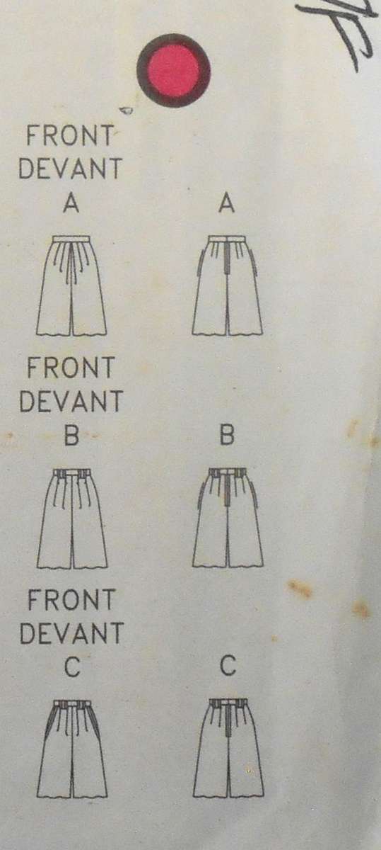 VOGUE 7789 SET OF SHORTS SIZE 6-8-10 COMPLETE-UNCUT-F/FOLDED