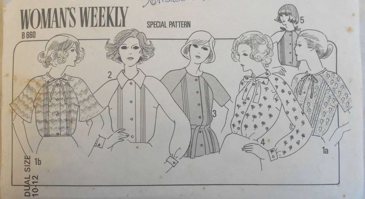 VINTAGE WOMEN'S WEEKLY 8660 LADIES BLOUSES SIZE 10-12 COMPLETE-UNCUT-F/FOLDED