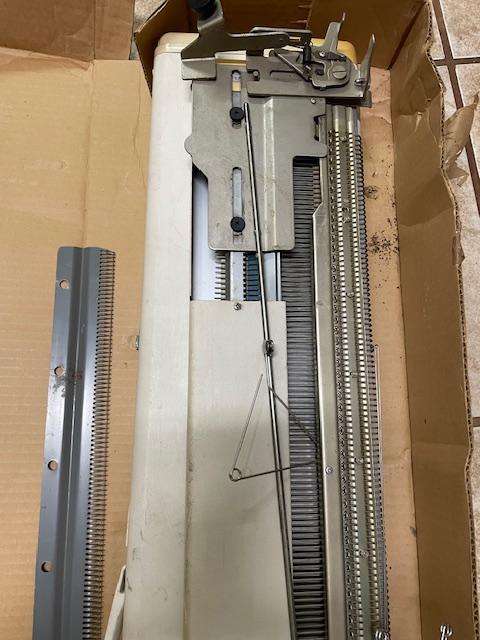 Knitting Machine Empisal Knitmaster 324