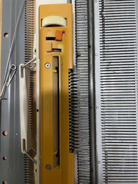 Knitting Machine Empisal Knitmaster 324