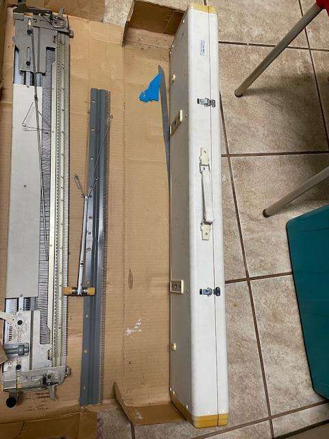 Knitting Machine Empisal Knitmaster 324