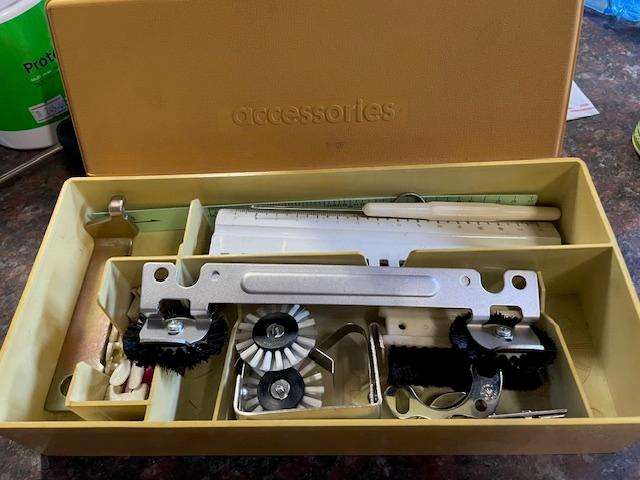 Knitting Machine Empisal Knitmaster 324