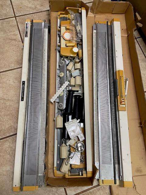 Knitting Machine Empisal Knitmaster 324