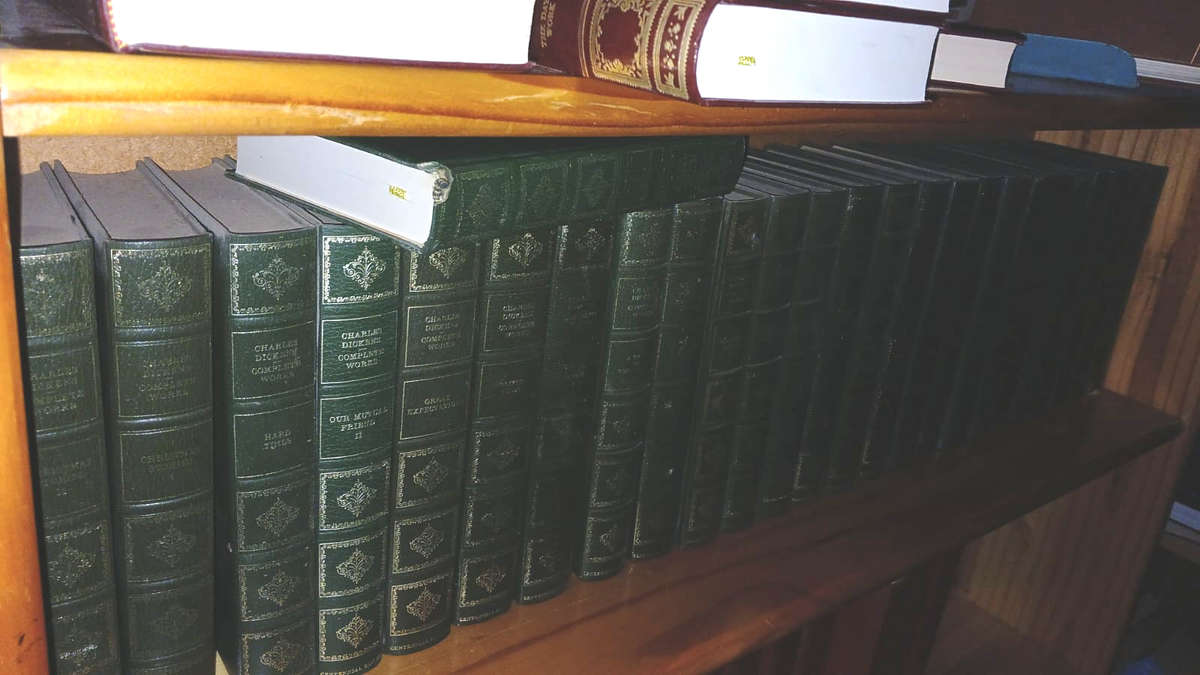 Charles Dickens - 33 Volumes