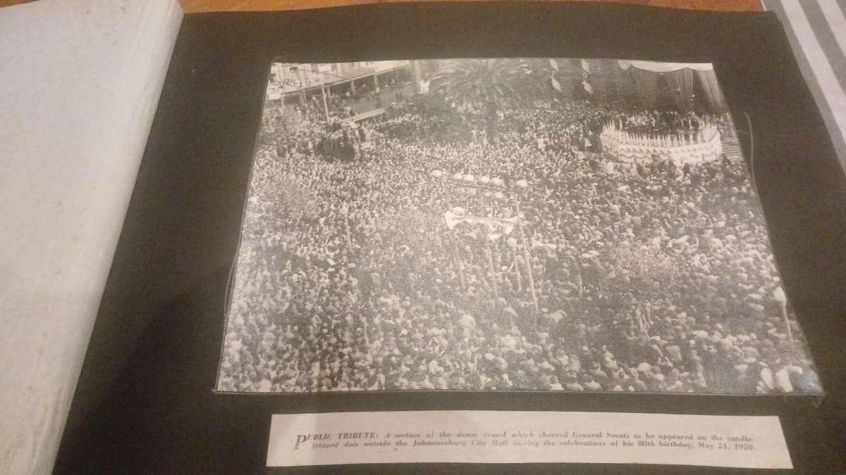 Jan Christiaan Smuts Memorial Album 1870 - 1950 ( in slipcase)