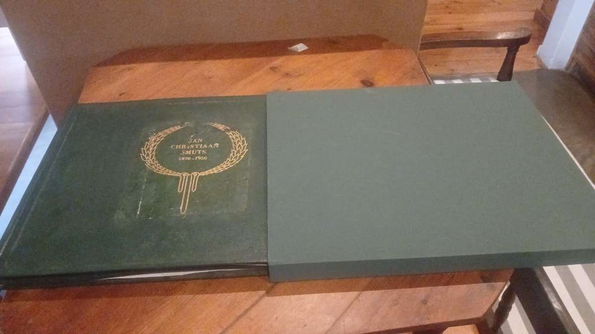 Jan Christiaan Smuts Memorial Album 1870 - 1950 ( in slipcase)