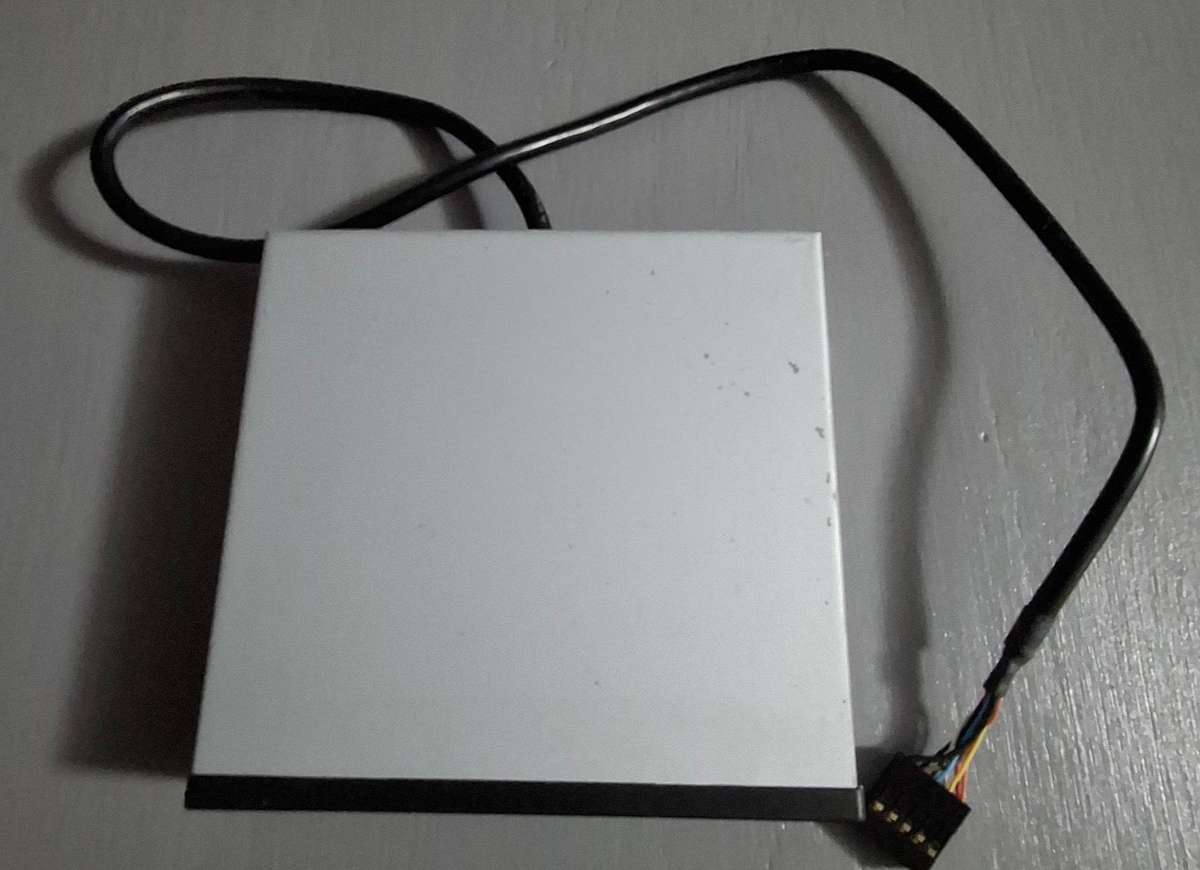 Apacer AE700 Embedded Card Reader for Desktops