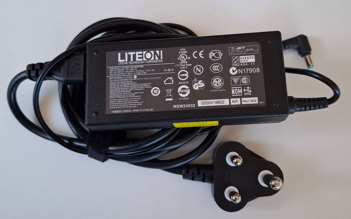 Acer 5741 Laptop i3 2.13GHZ CPU M330 4GB Ram 500Gb Hard Drive