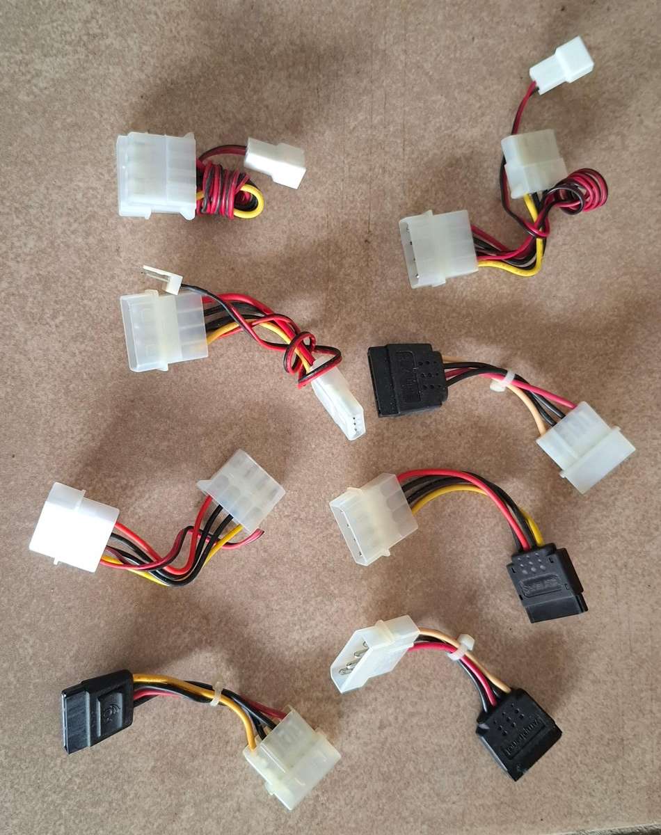 Set Of 7 Molex & Sata Connector Cables