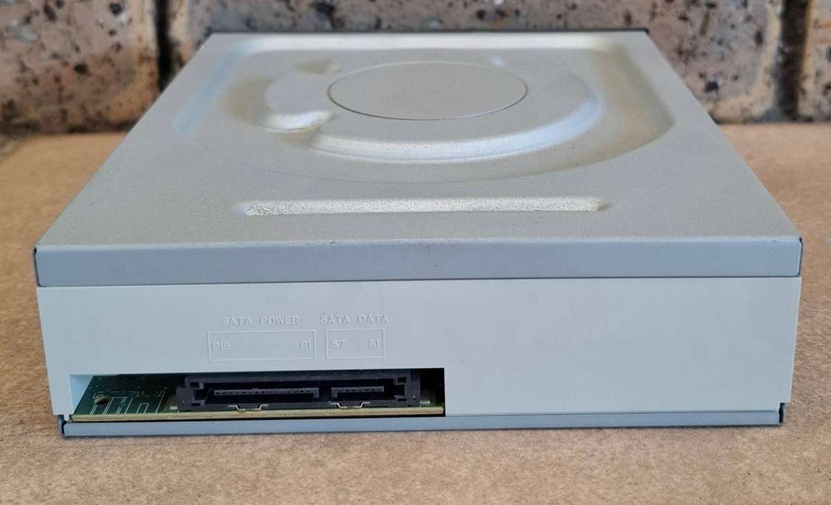 Gigabyte Motherboard Bundle G31M REV 2.0 Intel Pentium CPU 4GB Ram Incuding Free DVD Writer