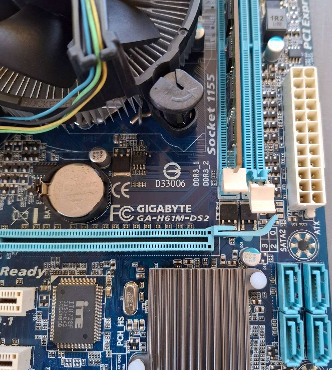 Gigabyte GA-H61M-DS2 (rev.2.0) Motherboard Bundle Intel Pentium G645 2.9GHZ Processor 2GB Ram Memory