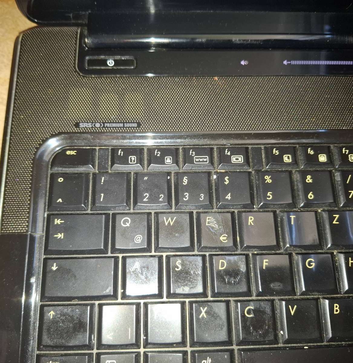 Hp Pavillion DV7 Laptop Model Dv7-3170 i5 2.4GHZ CPU 4GB Ram