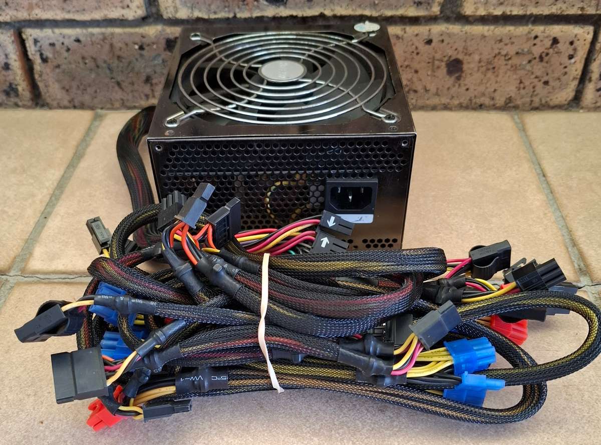 Huntkey X7 900Watt Modular Power Supply