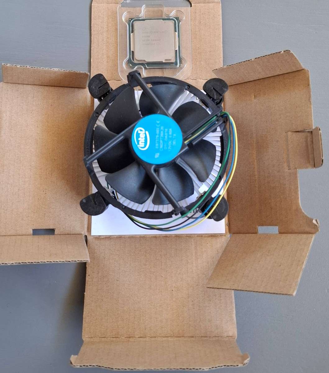 Intel Pentium G4600 3.6GHZ Processor Including Heatsink Fan