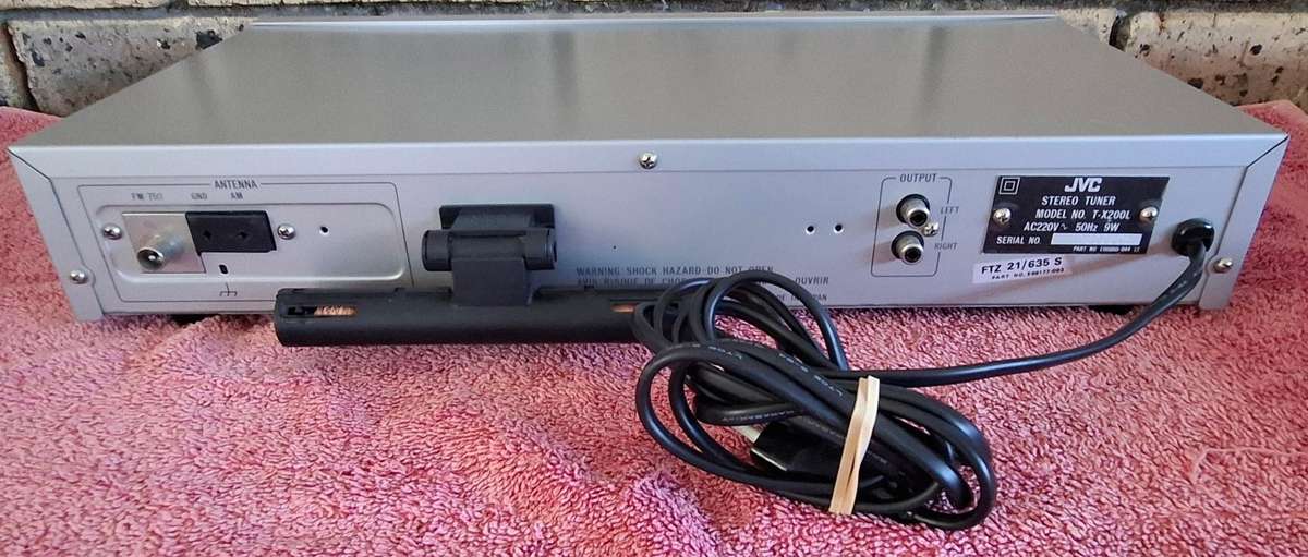 JVC T-X200L FM AM Quartz Synthesizer Stereo Tuner