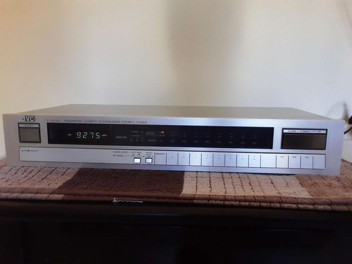 JVC T-X200L FM AM Quartz Synthesizer Stereo Tuner