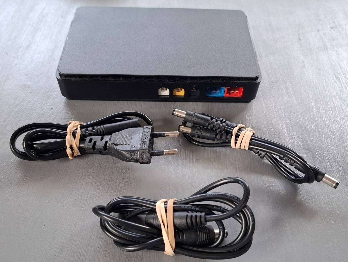 Mini UPS Battery Backup Supply Mini UPS 5V 9V 12V With Splitter Cables Included