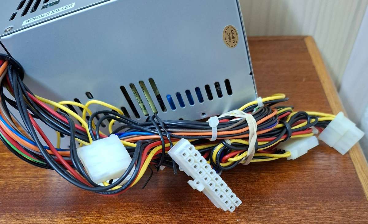Sparkle 250Watt 20 Pin Desktop Power Supply