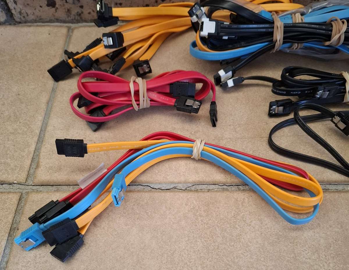 Bundle Set Of Sata Cables