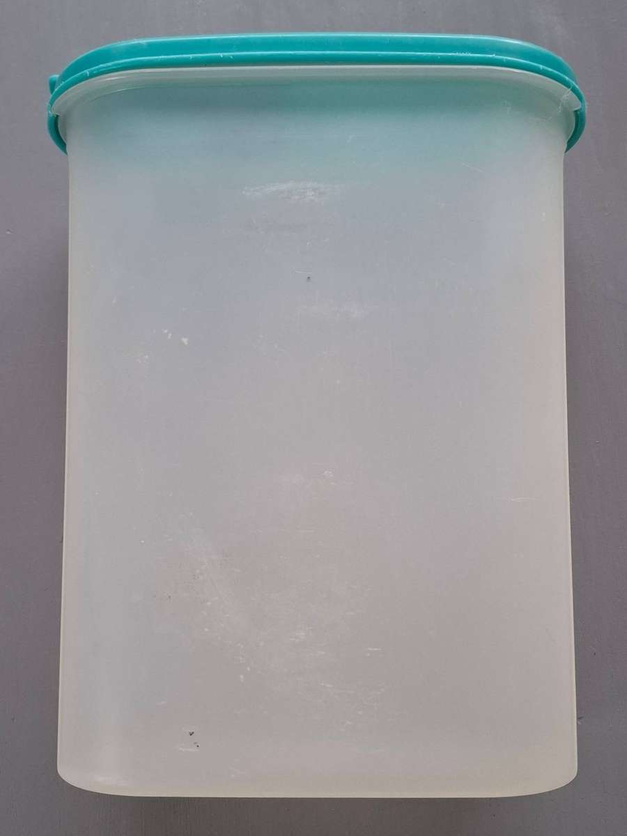 Tupperware 2.3 Litre Storage Container No 4