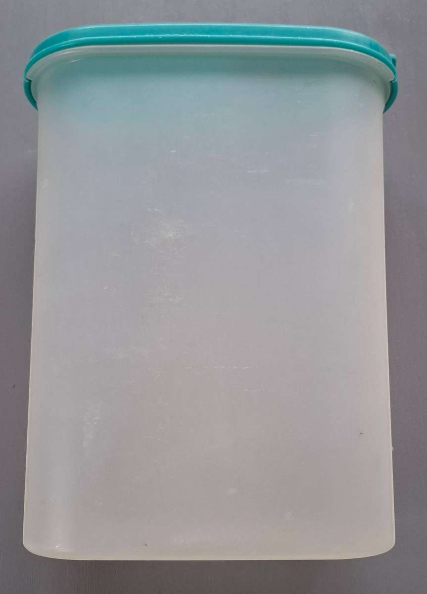 Tupperware 2.3 Litre Storage Container No 4